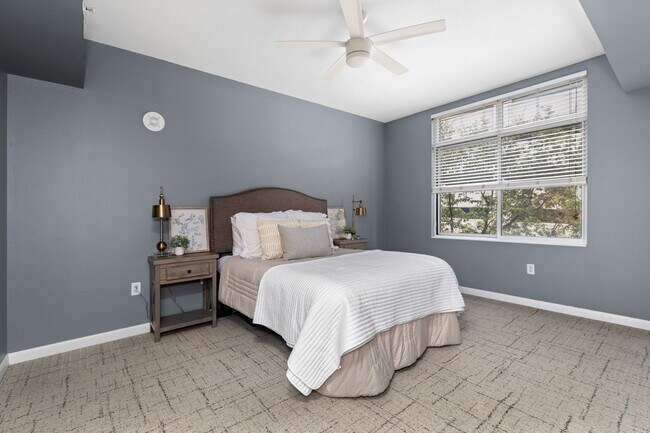 primary bedroom - 54 Rainey St