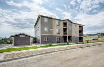 Building Photo - Auburn Hills
