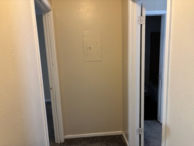 Building Photo - 2 bed/1.5 bath unit close to Hallmark Park and Hulen Mall