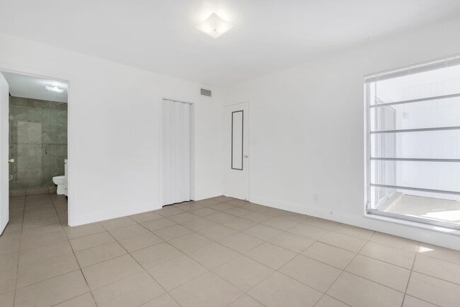 Building Photo - 2970 NE 16th Ave