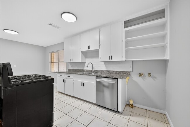 Building Photo - 6741 Feldspar St