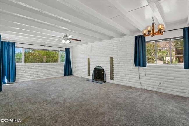 Building Photo - 5702 E Camelback Rd