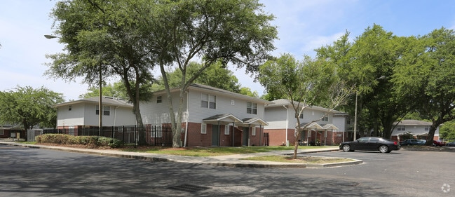 Building Photo - Blodgett Villas