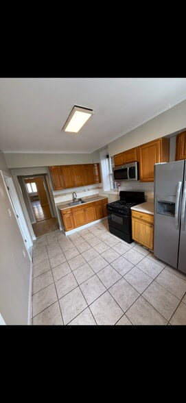 Building Photo - 207 70th St