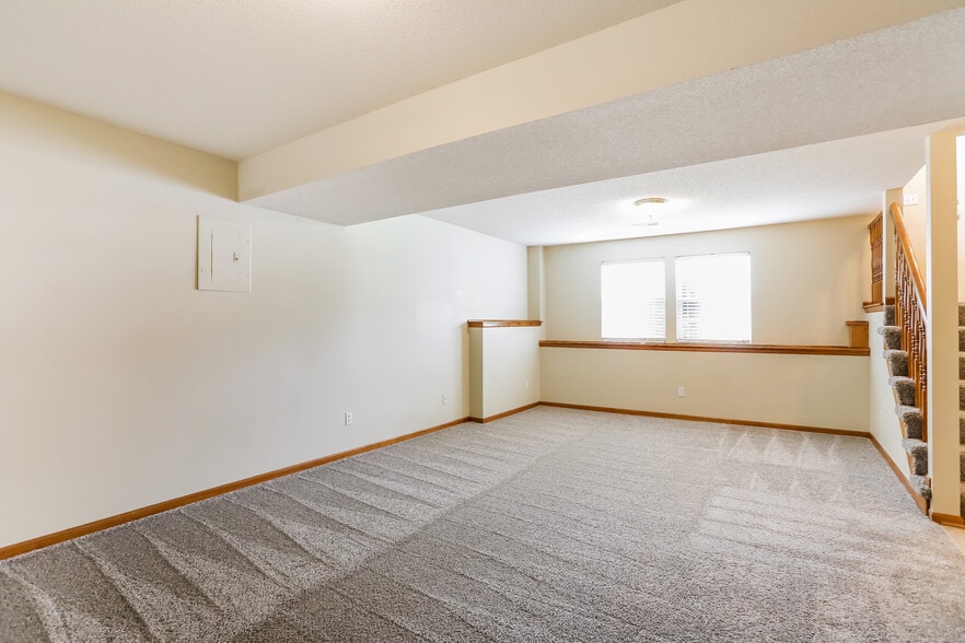 Building Photo - 328 Shenandoah Dr