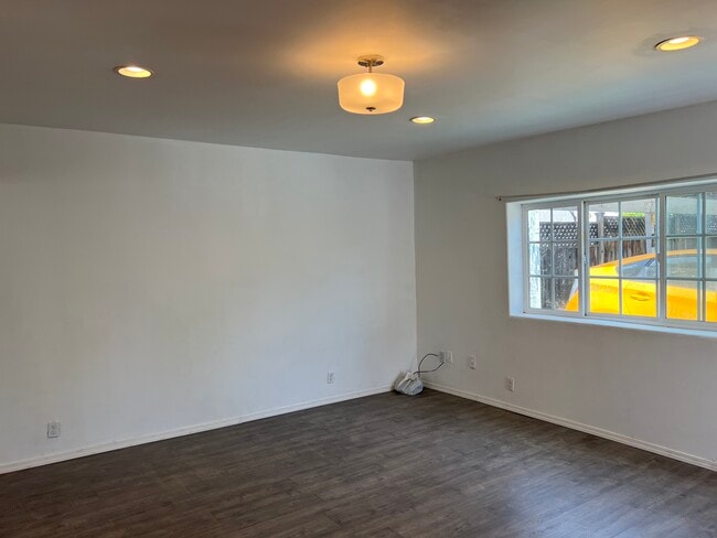 Building Photo - 1437 Highland Ave