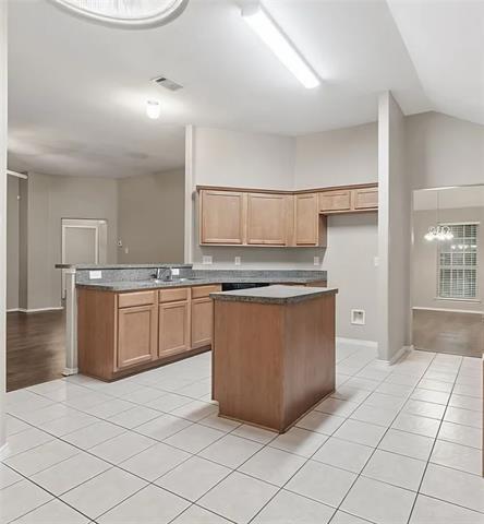 Building Photo - 2120 Stonewood Dr