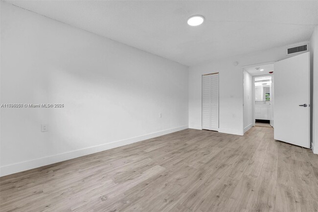 Building Photo - 11225 SW 88th St