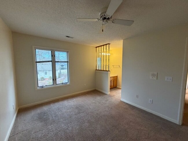 Building Photo - Elon