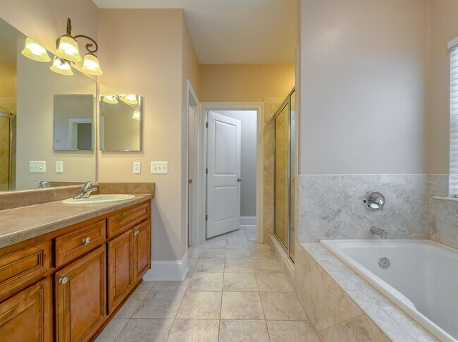 Building Photo - 1946 Sagebrook Dr