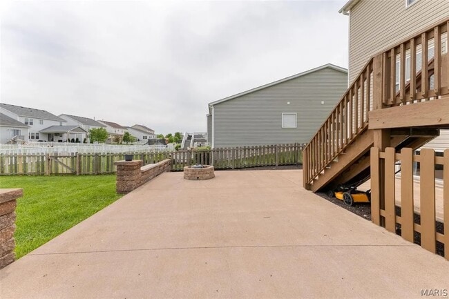 Building Photo - 1824 English Oak Dr