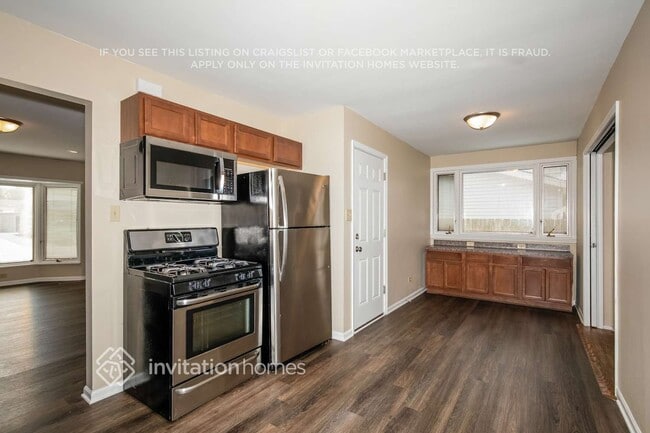Building Photo - 54 E Schubert Ave