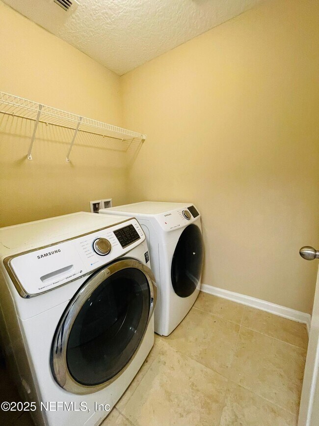 Building Photo - 3705 Old Hickory Ln