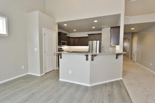 Building Photo - Spacious Home in Quiet Neighborhood
