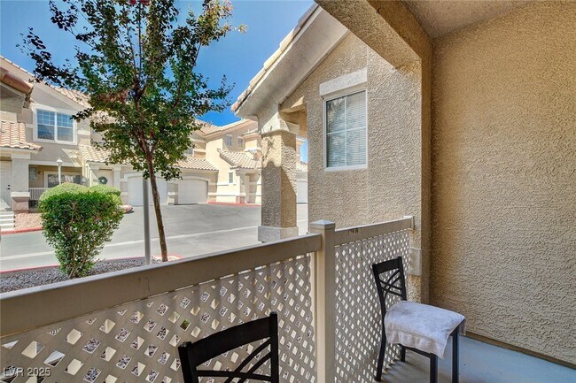 Building Photo - 5855 Valley Dr