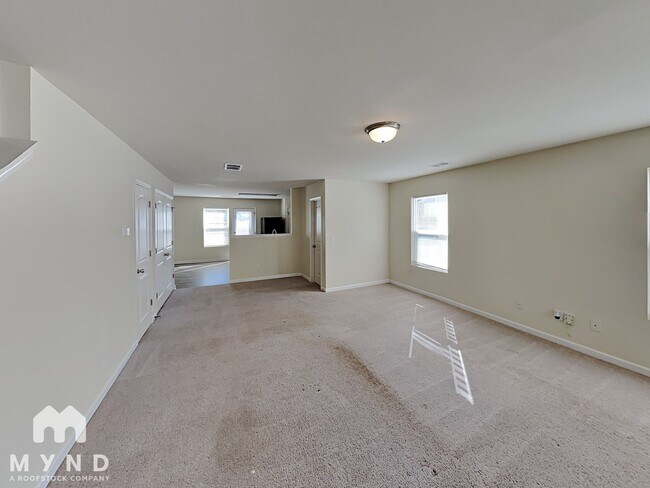 Building Photo - 2547 Piering Dr