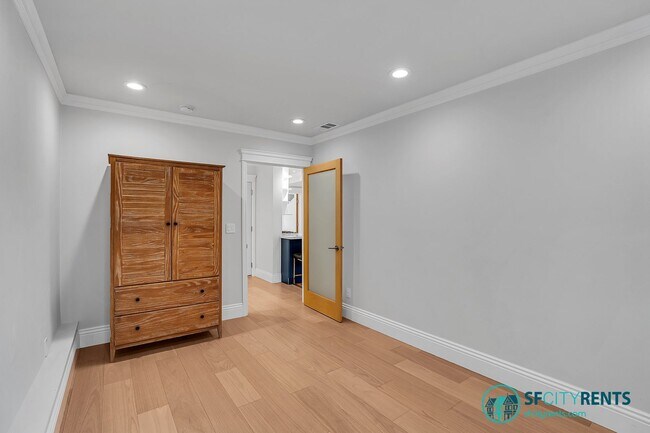 Building Photo - Diamond Heights/Noe Valley: Single Family Home w/ Guest Suite, Yard, Garage & EV Charger