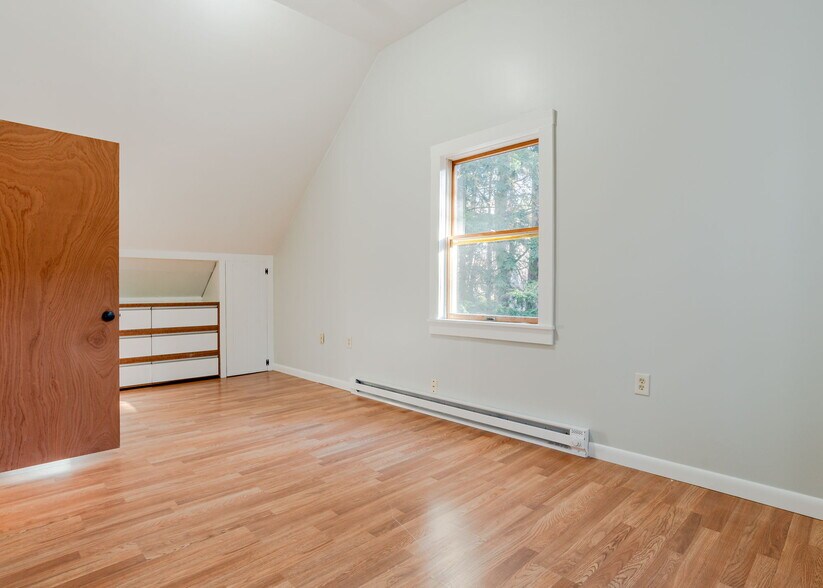 Building Photo - 8 Western Ave