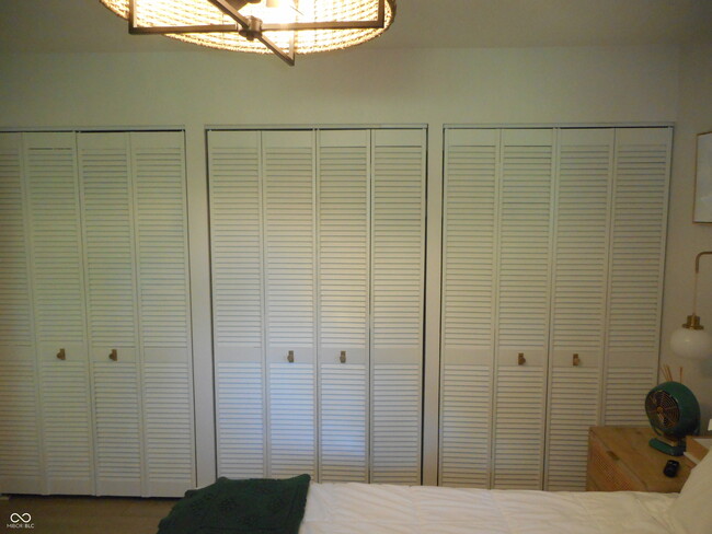 Building Photo - 740 W Auman Dr