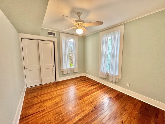 Building Photo - 2119 Avenue O 1/2