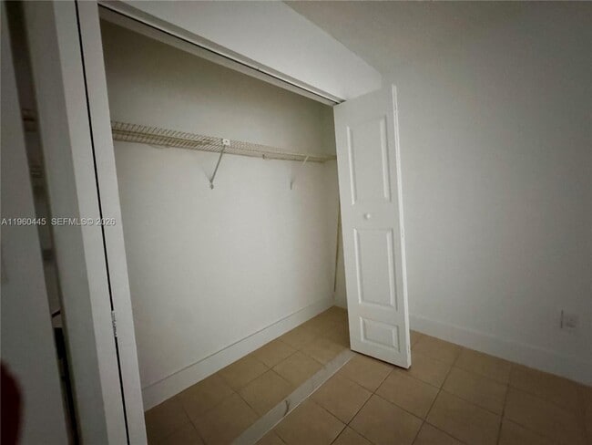 Building Photo - 15385 S Dixie Hwy