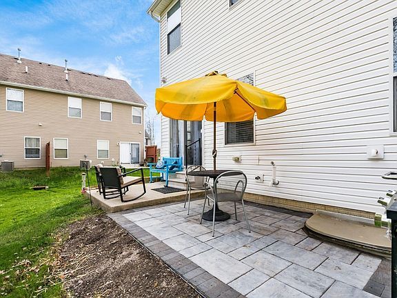 Patio - 657 Grove Cir