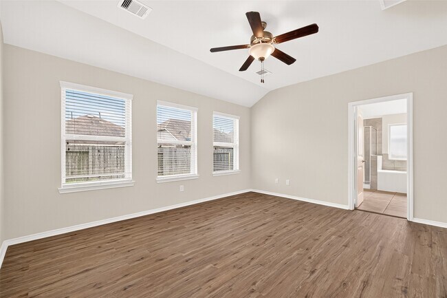 Building Photo - 2754 Little Caney Way