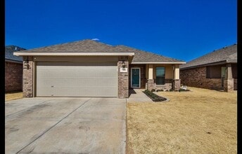 Building Photo - 3 bedroom 2 bathroom 2 car garage in Frens...