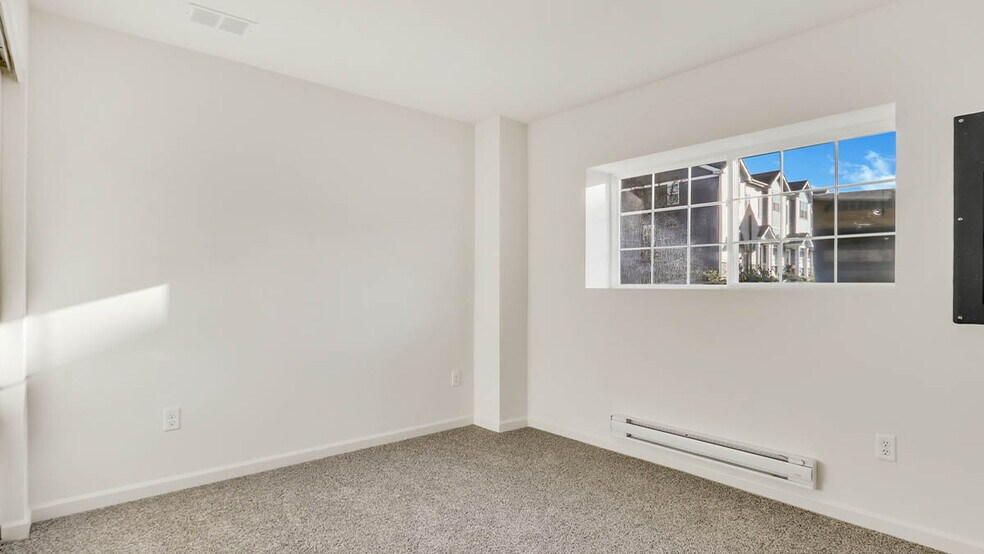 Bonus Room View 1 - 6550 Linden Trl