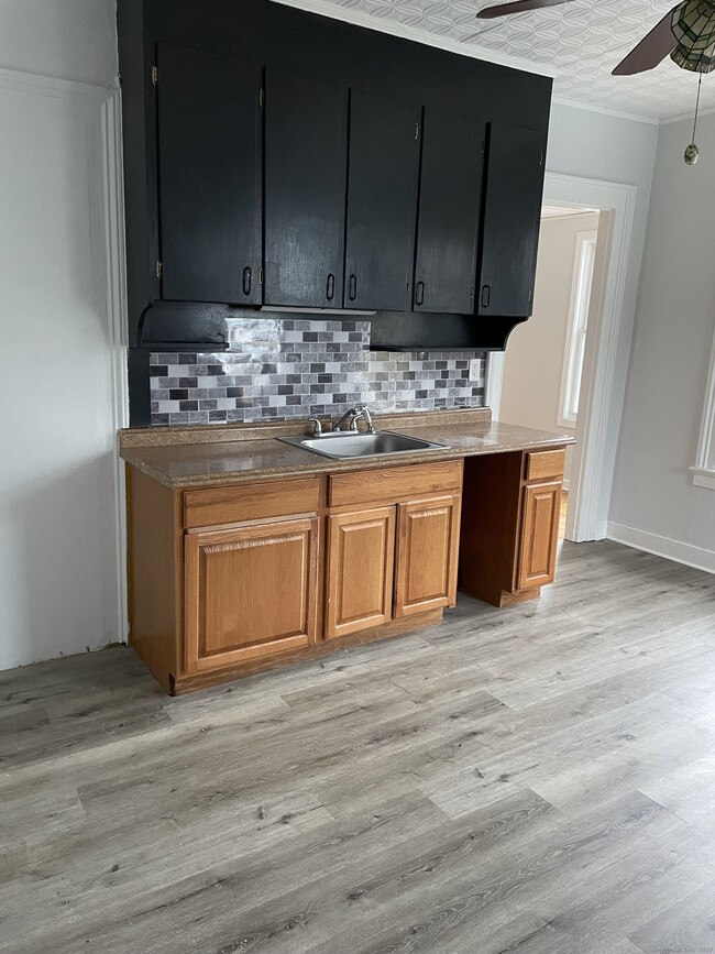 Building Photo - 38 Myrtle Ave