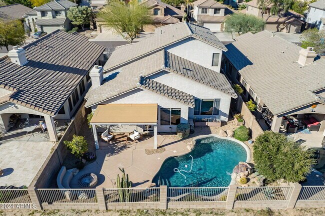 Building Photo - 2017 E Creedance Blvd