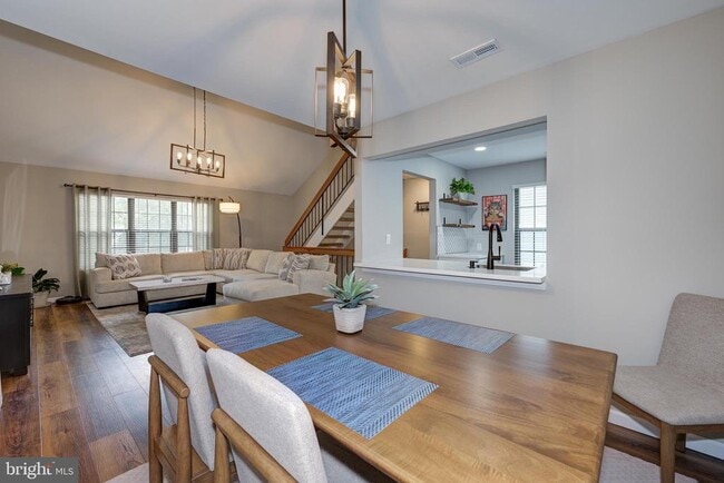 Building Photo - 256 Everly Ct