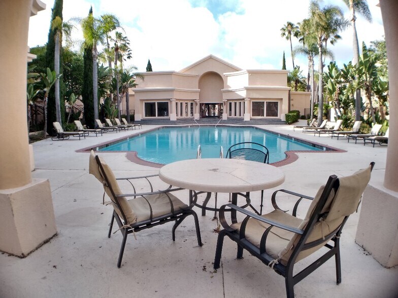 Building Photo - 3927 Nobel Dr