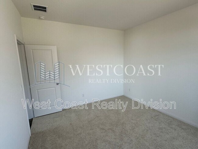 Building Photo - 25134 Sand Wedge Dr
