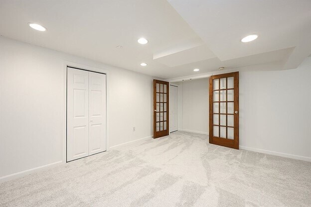 Building Photo - 11 Laurelwood Dr