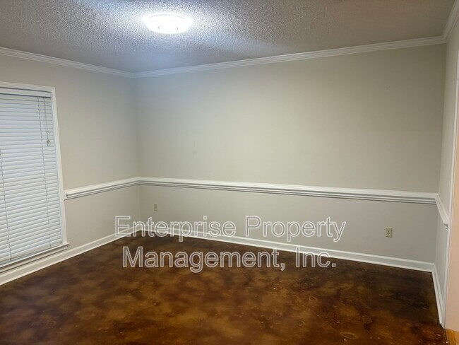 Building Photo - 6894 Hedgewood Ln