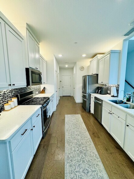 Building Photo - 1036 Switchgrass Ln