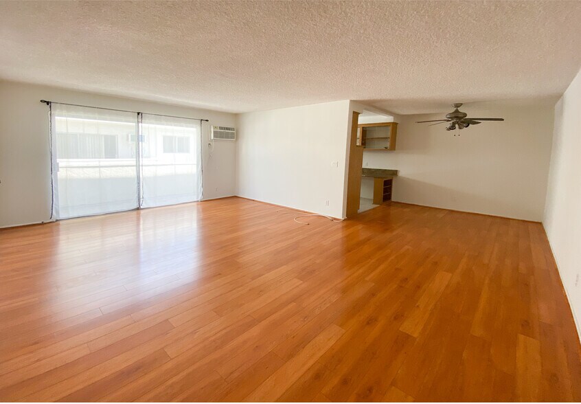 Living area w dining alcove - 1145 N Ogden Dr