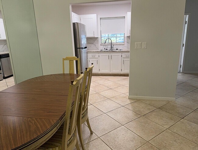 Building Photo - 14676 Canalview Dr