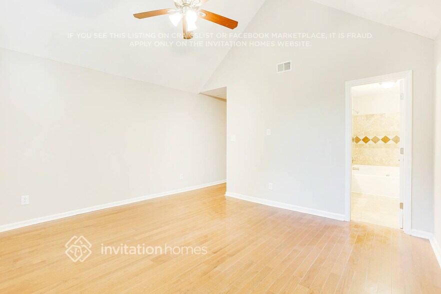 Building Photo - 695 Shore Pl