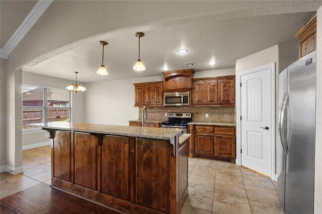 Building Photo - 3104 SW Waterleaf Ave