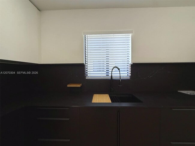 Building Photo - 226 Hispanola Rd