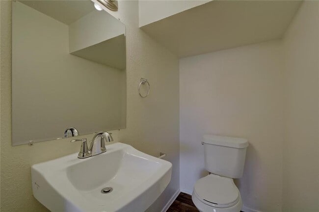 Building Photo - 1825 Wooten Park Dr