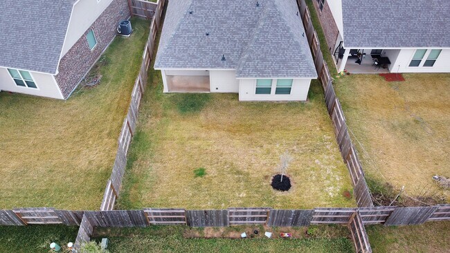 Building Photo - 4406 Low Meadow Ln