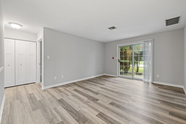 Building Photo - RENOVATED Condo Style Lower 1 Bedroom 1 Bathroom Apartment Available at Park Terrace Apartments