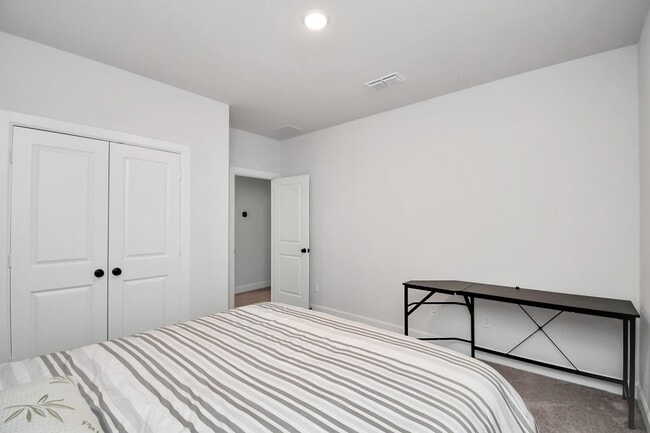 Building Photo - 1538 Park Path Dr