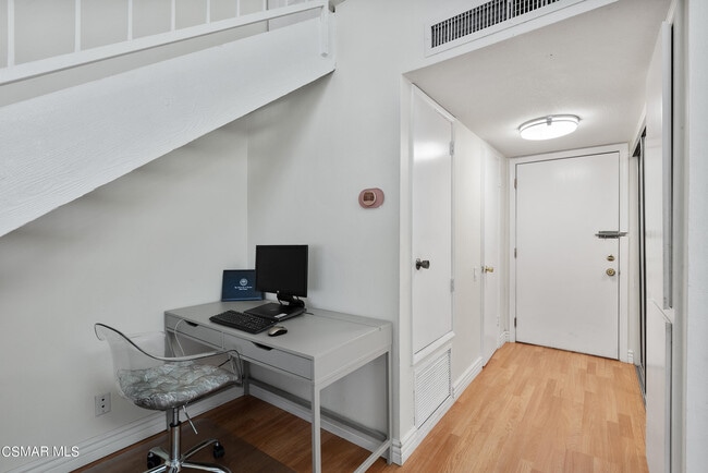 Building Photo - 5460 White Oak Ave