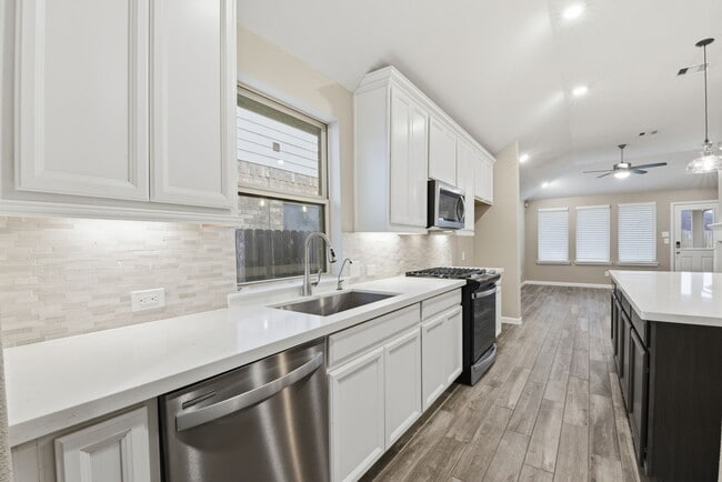 Building Photo - 19427 Trotter Cp Trl