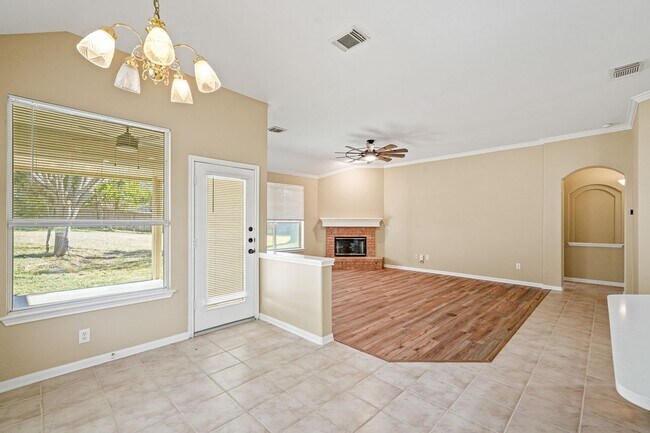 Building Photo - 8615 Traciney Blvd