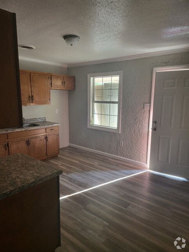 Building Photo - Your Apartment is Waiting!